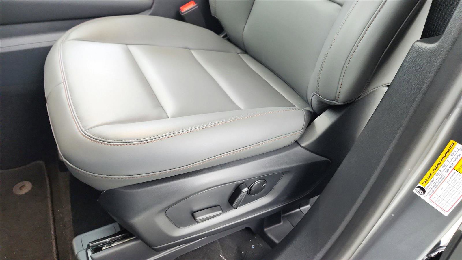 New 2026 Ford Explorer Active image 24