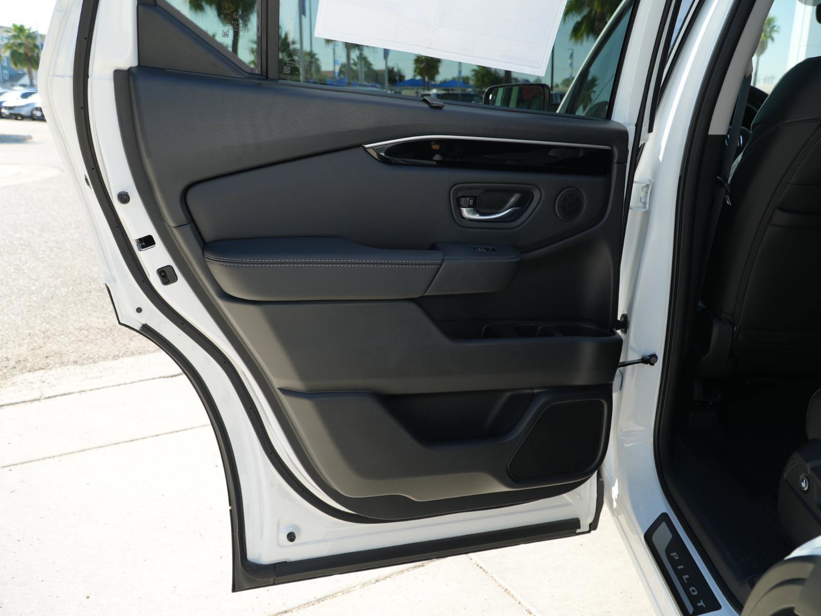 New 2025 Honda Pilot Touring image 17