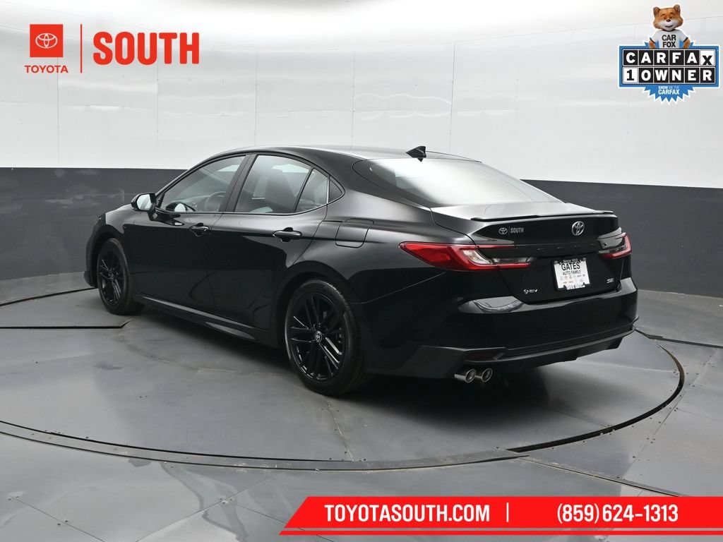 Used 2026 Toyota Camry SE FWD image 8