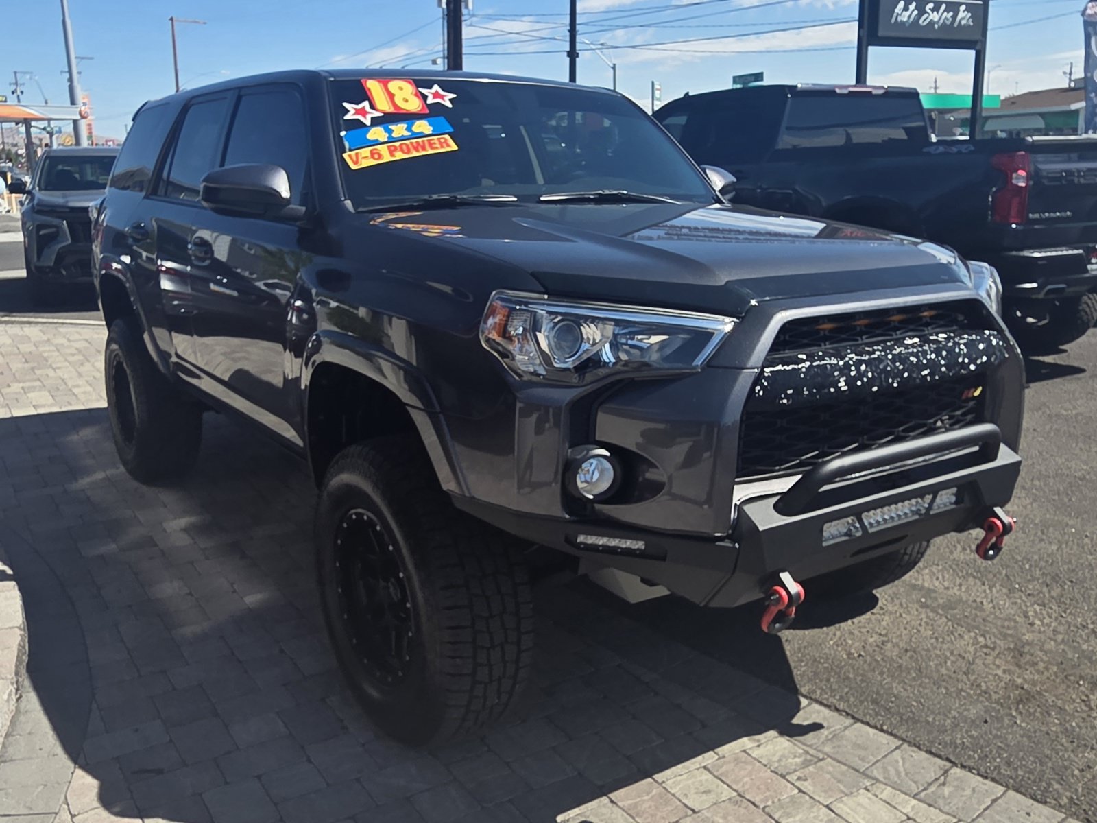 Used 2018 Toyota 4Runner SR5 AWD/4WD image 3