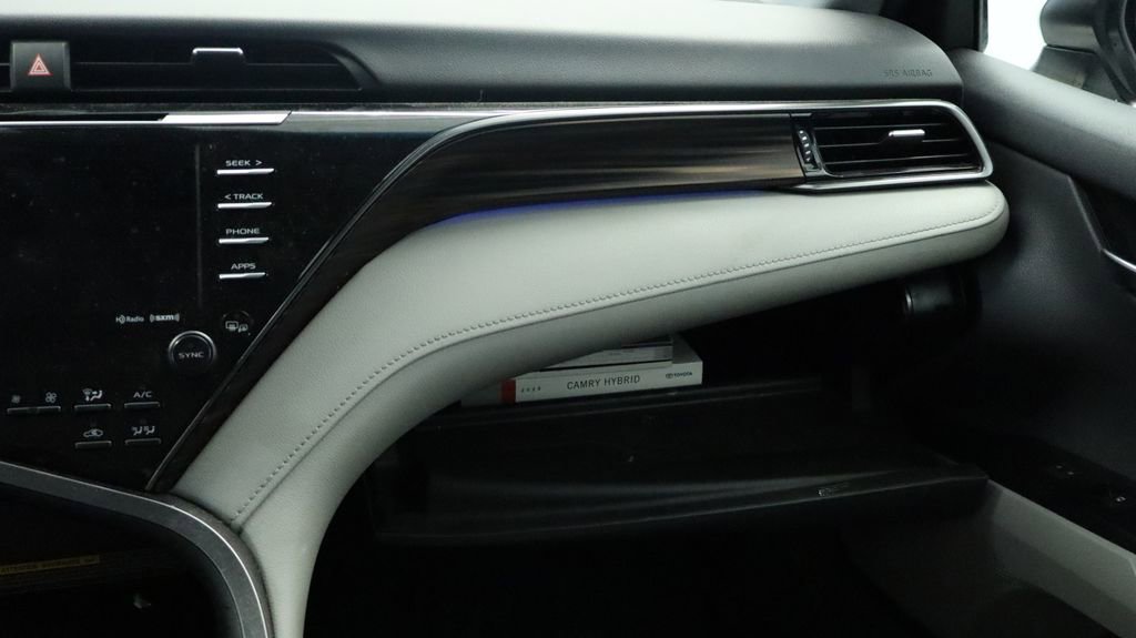 Used 2020 Toyota Camry XLE FWD image 25