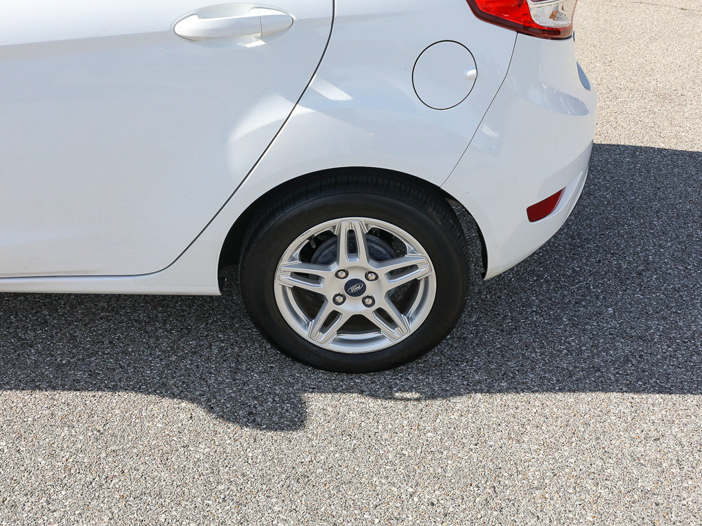 Used 2019 Ford Fiesta SE FWD image 3