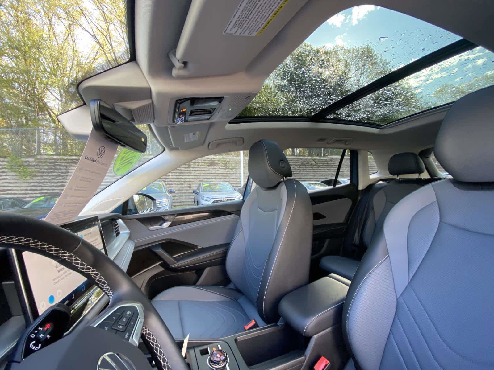 Certified 2026 Volkswagen Tiguan SE w/ Panoramic Sunroof Package AWD/4WD image 14