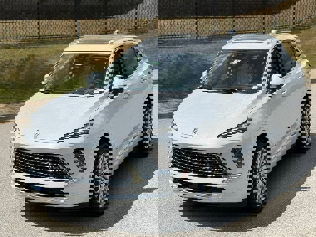 New 2026 Buick Envision Avenir image 9