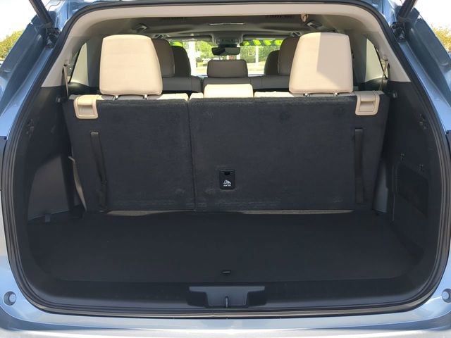 Used 2023 Toyota Highlander XLE image 13