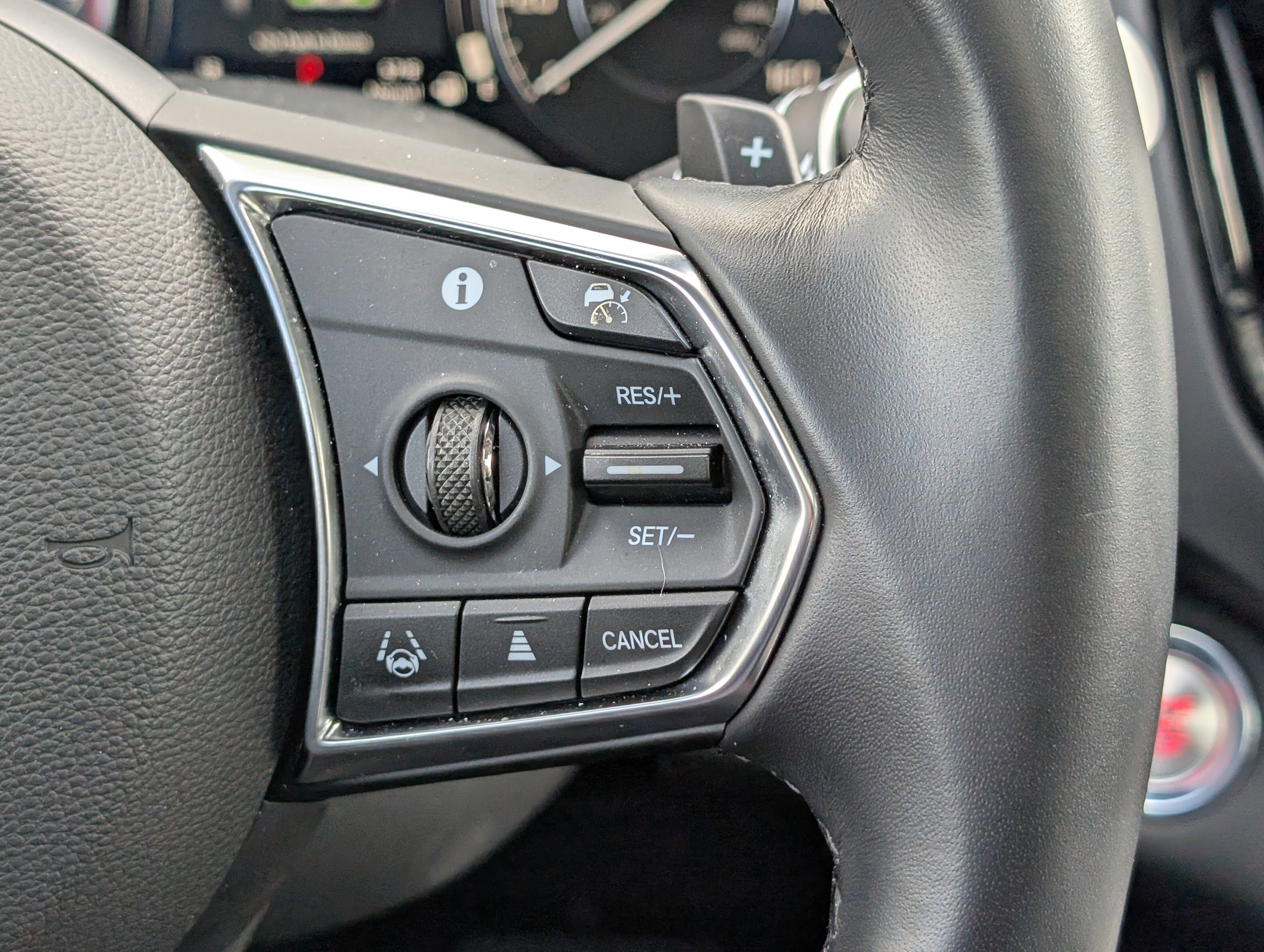 Used 2024 Acura RDX SH-AWD w/ Technology Package image 25