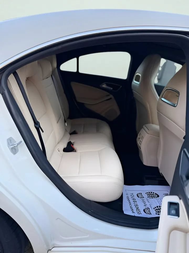 Used 2017 Mercedes-Benz CLA 250 image 16