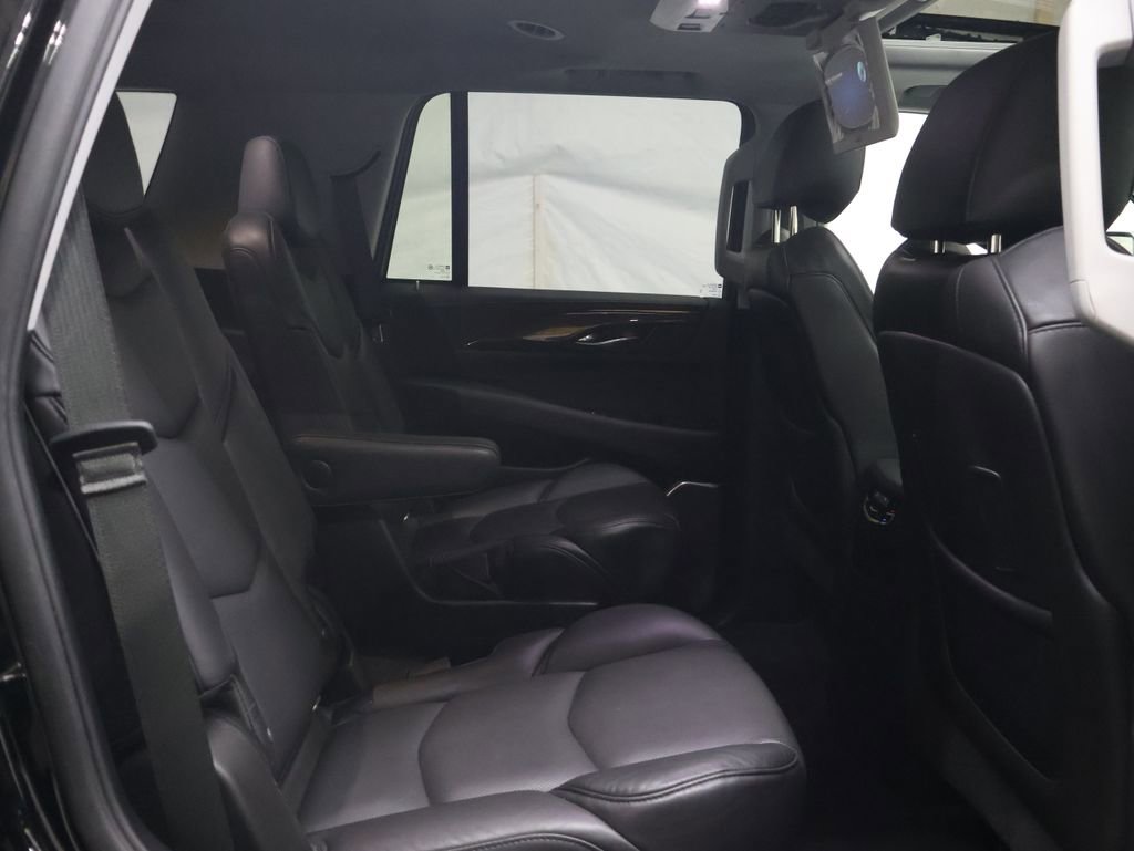 Used 2020 Cadillac Escalade Luxury AWD/4WD image 12