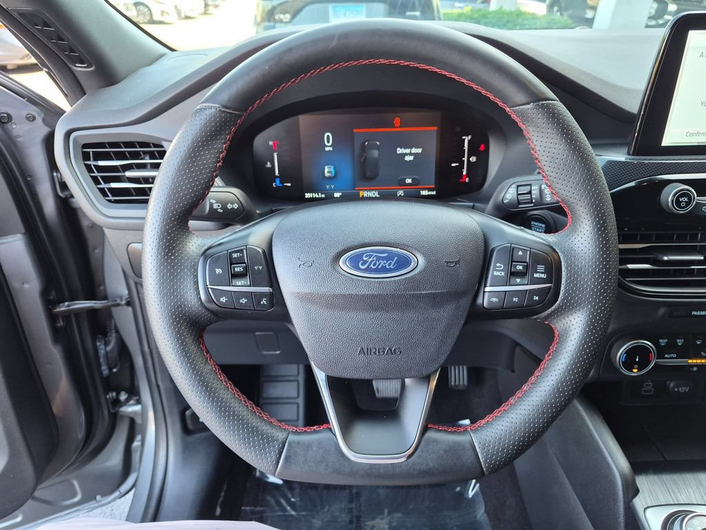 Used 2025 Ford Escape ST-Line FWD image 16