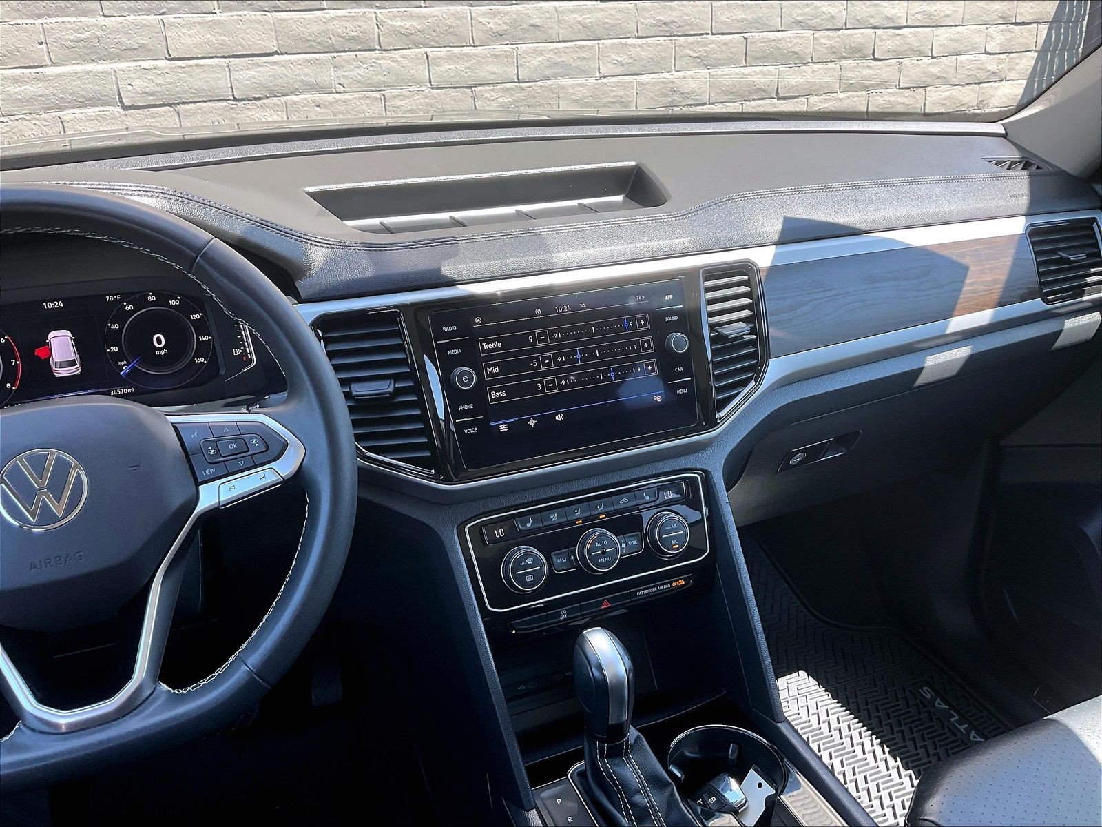 Certified 2022 Volkswagen Atlas SE w/ Panoramic Sunroof Package FWD image 5