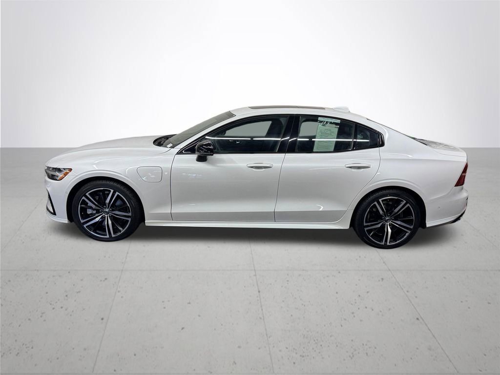 Used 2022 Volvo S60 T8 R-Design w/ Advanced Package image 3