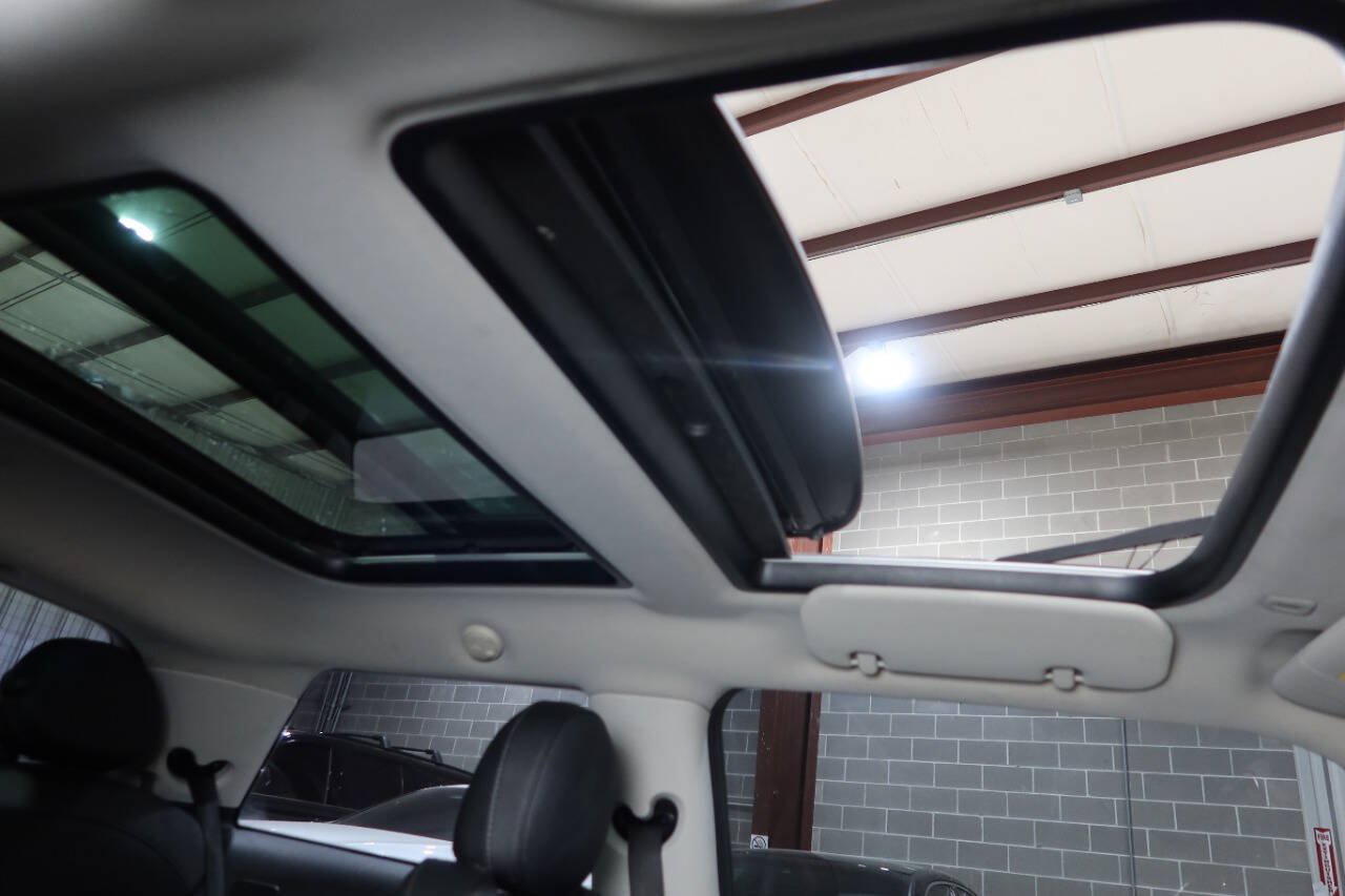 Used 2019 MINI Cooper S w/ Signature Upholstery Package FWD image 23