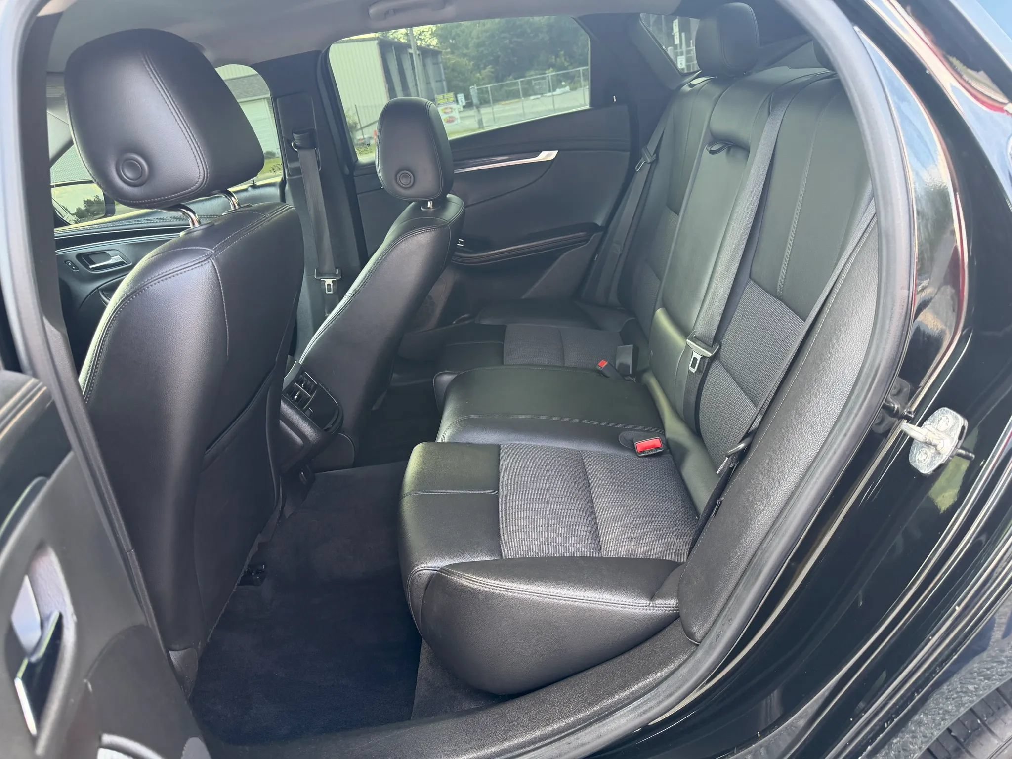 Used 2019 Chevrolet Impala LT FWD image 4