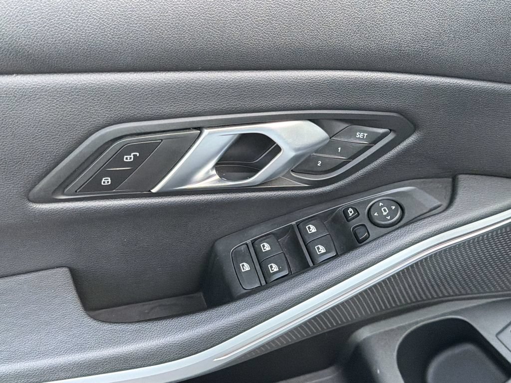Used 2025 BMW 330i Sedan RWD image 22