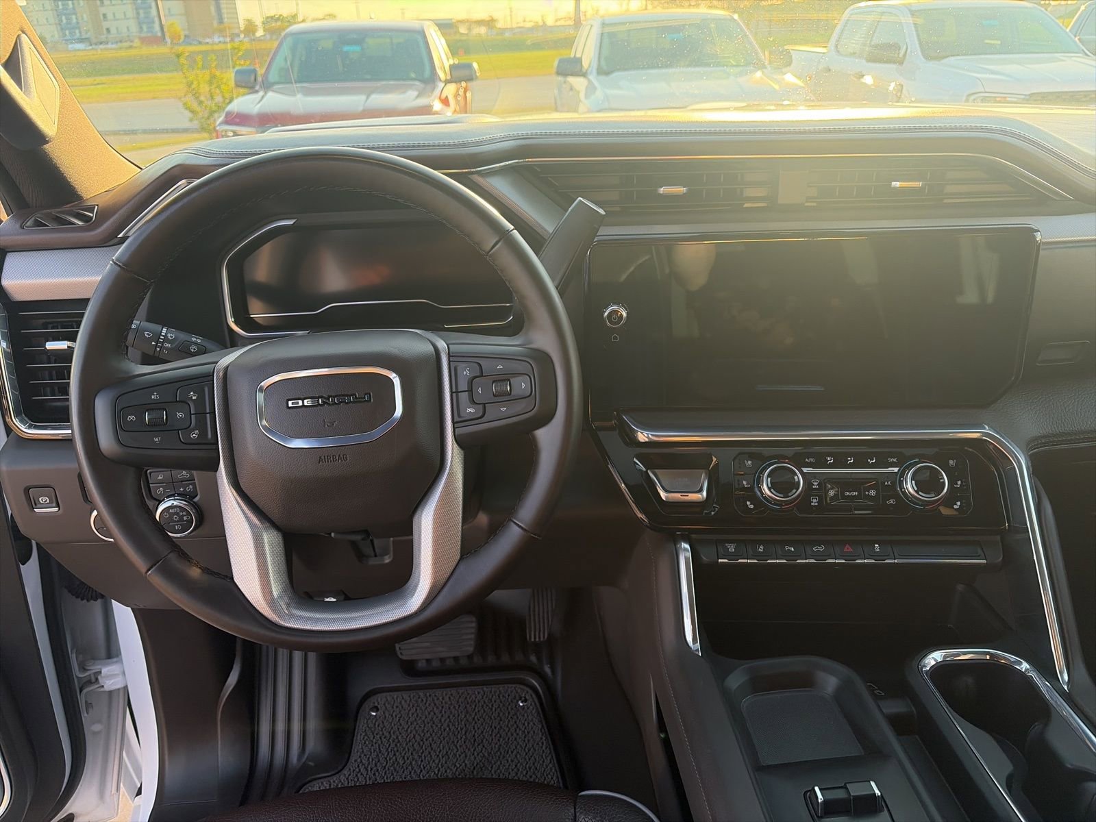 Used 2024 GMC Sierra 3500 Denali w/ Denali Reserve Package image 16