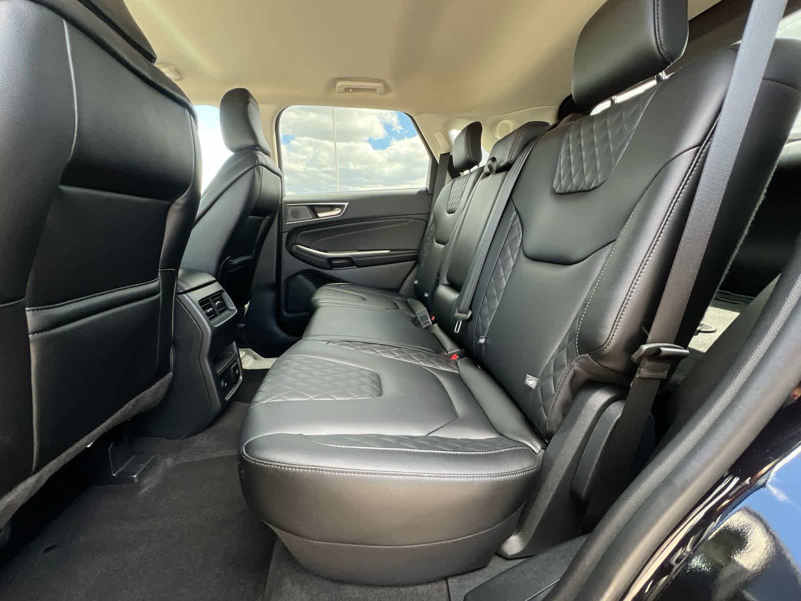 Used 2024 Ford Edge Titanium AWD/4WD image 19