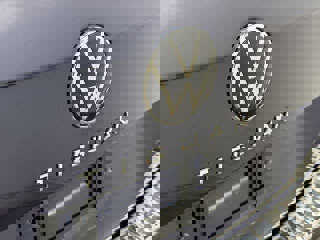 Certified 2022 Volkswagen Tiguan SE w/ Panoramic Sunroof Package image 28