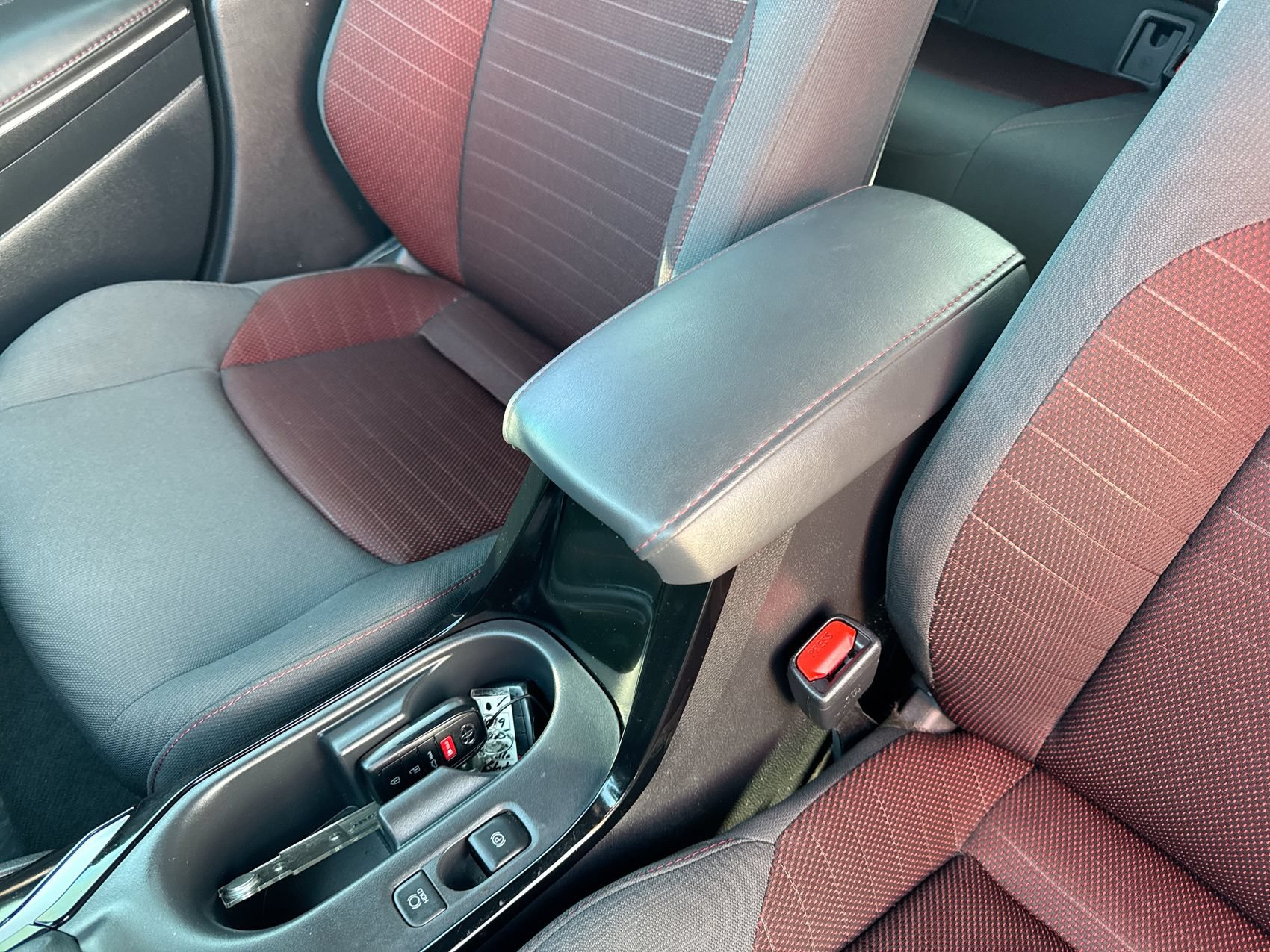 Used 2025 Toyota Corolla SE FWD image 20