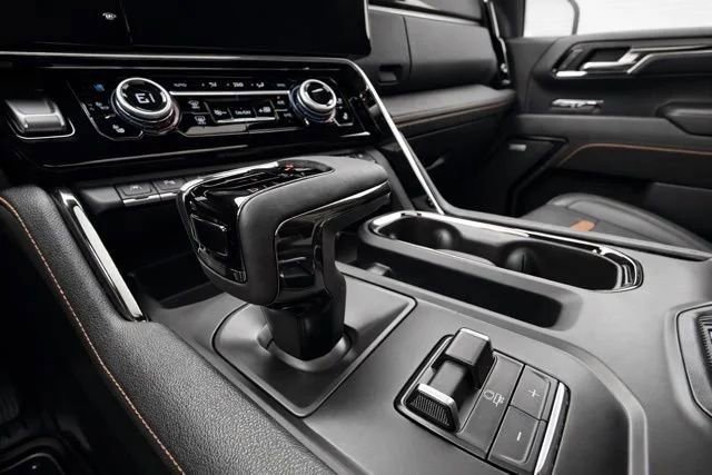 Used 2024 GMC Sierra 1500 AT4 w/ Technology Package AWD/4WD image 20