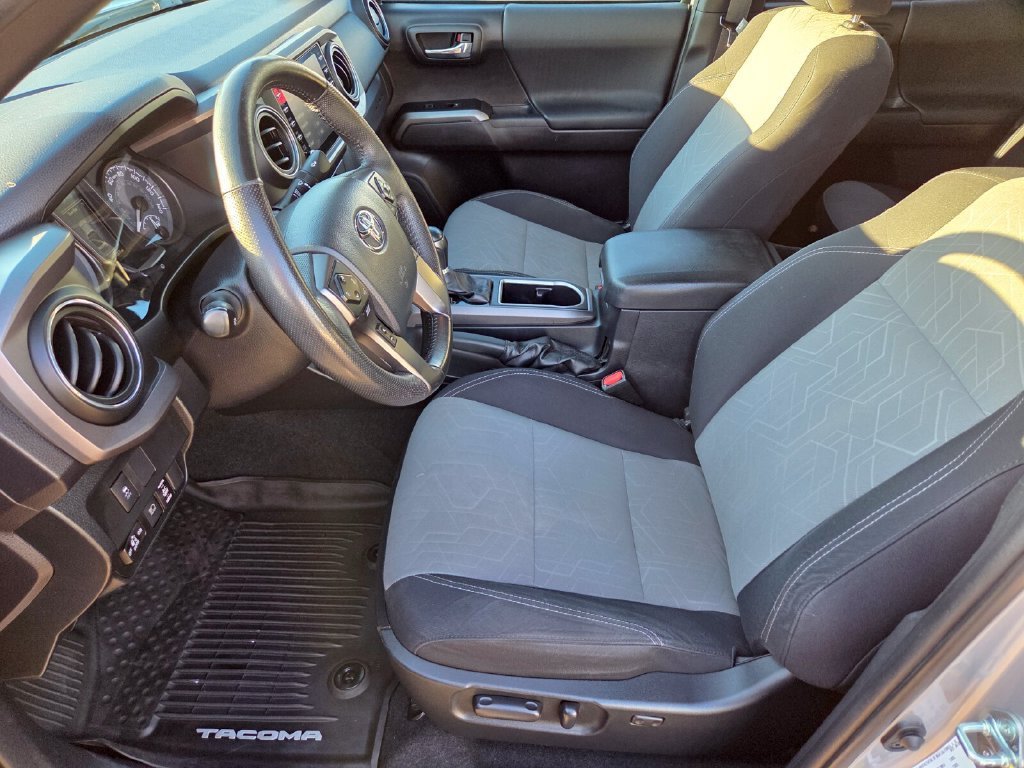 Used 2020 Toyota Tacoma TRD Off-Road AWD/4WD image 13