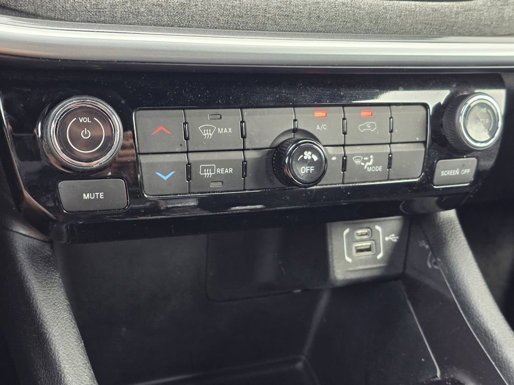 Used 2024 Jeep Compass Sport image 24