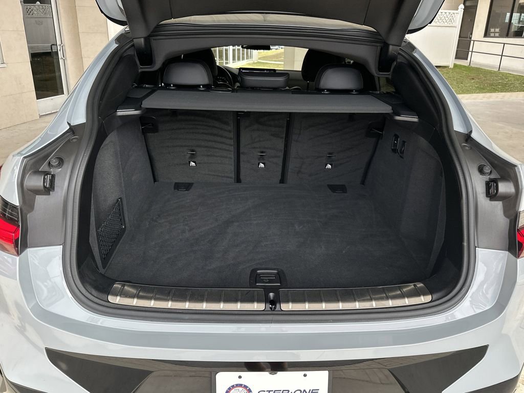 Used 2024 BMW X4 M40i w/ Premium Package image 32