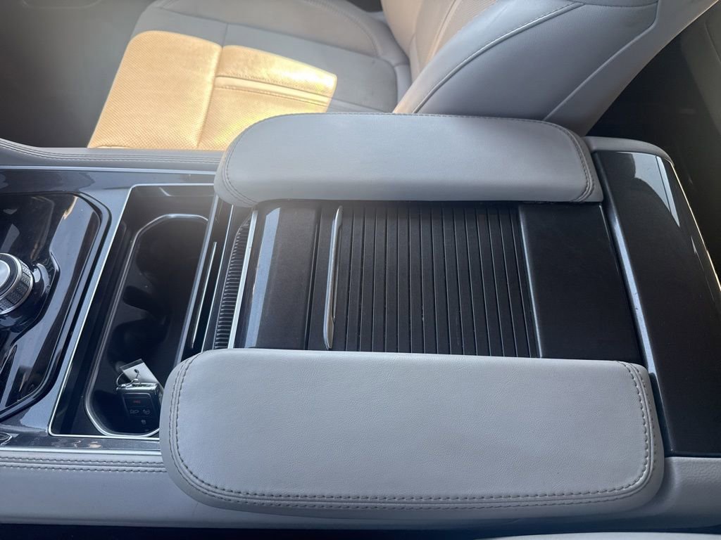 Used 2023 Jeep Wagoneer L 4WD w/ Premium Group I image 42