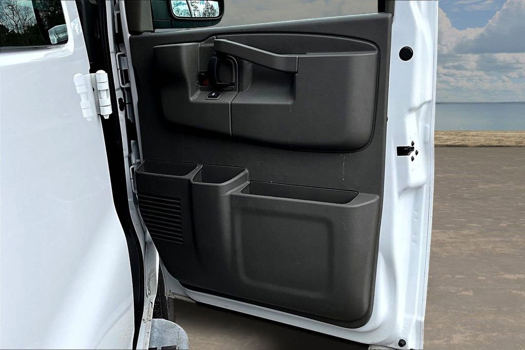 Used 2024 GMC Savana 2500 w/ Driver Convenience Package image 29