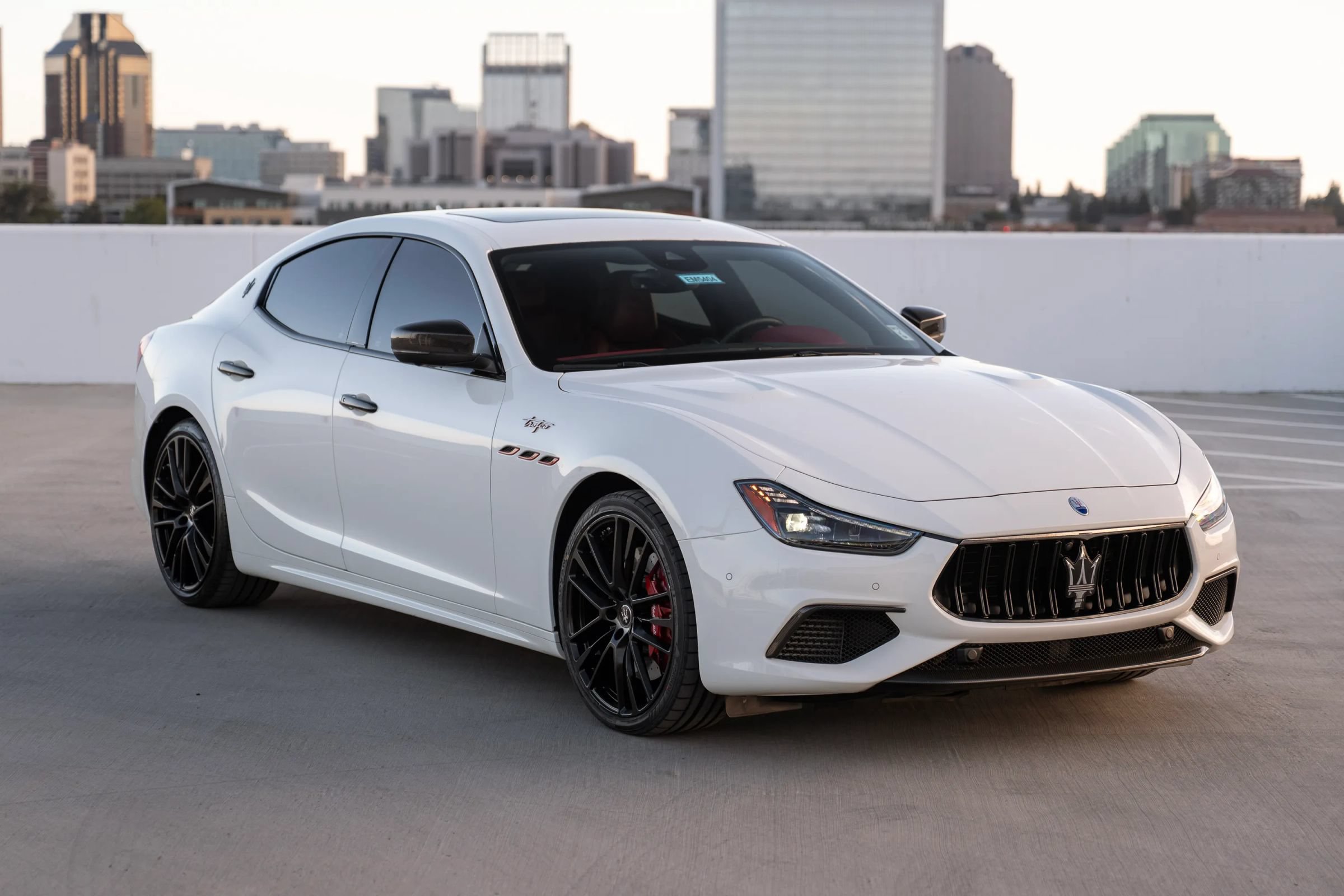 Used 2021 Maserati Ghibli Trofeo RWD image 2