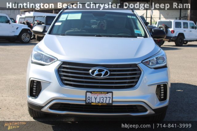 Used 2018 Hyundai Santa Fe SE image 2