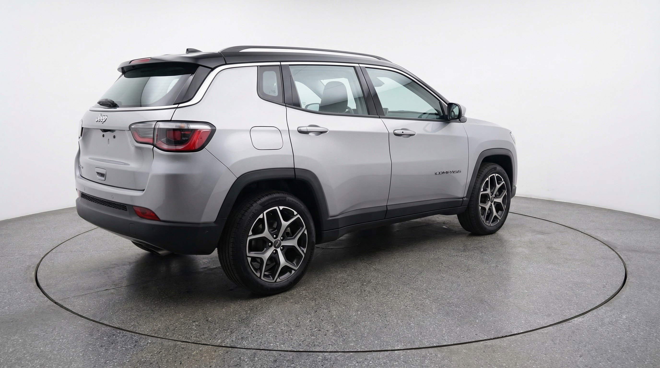 Used 2025 Jeep Compass Limited AWD/4WD image 9