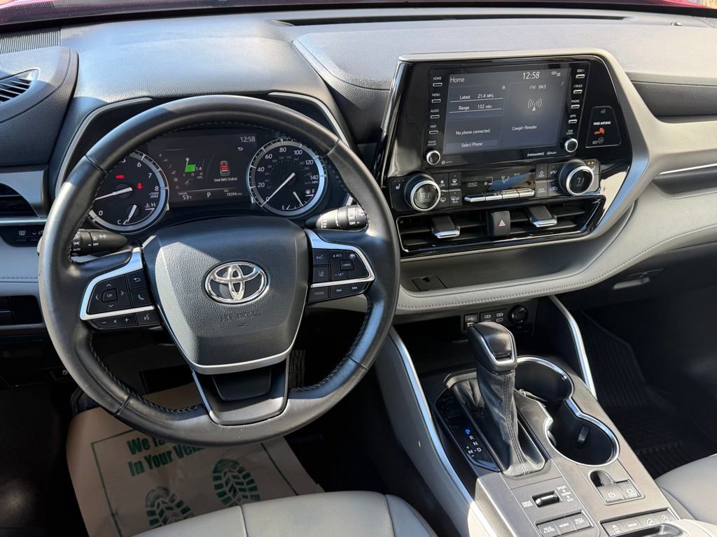 Used 2022 Toyota Highlander XLE image 16