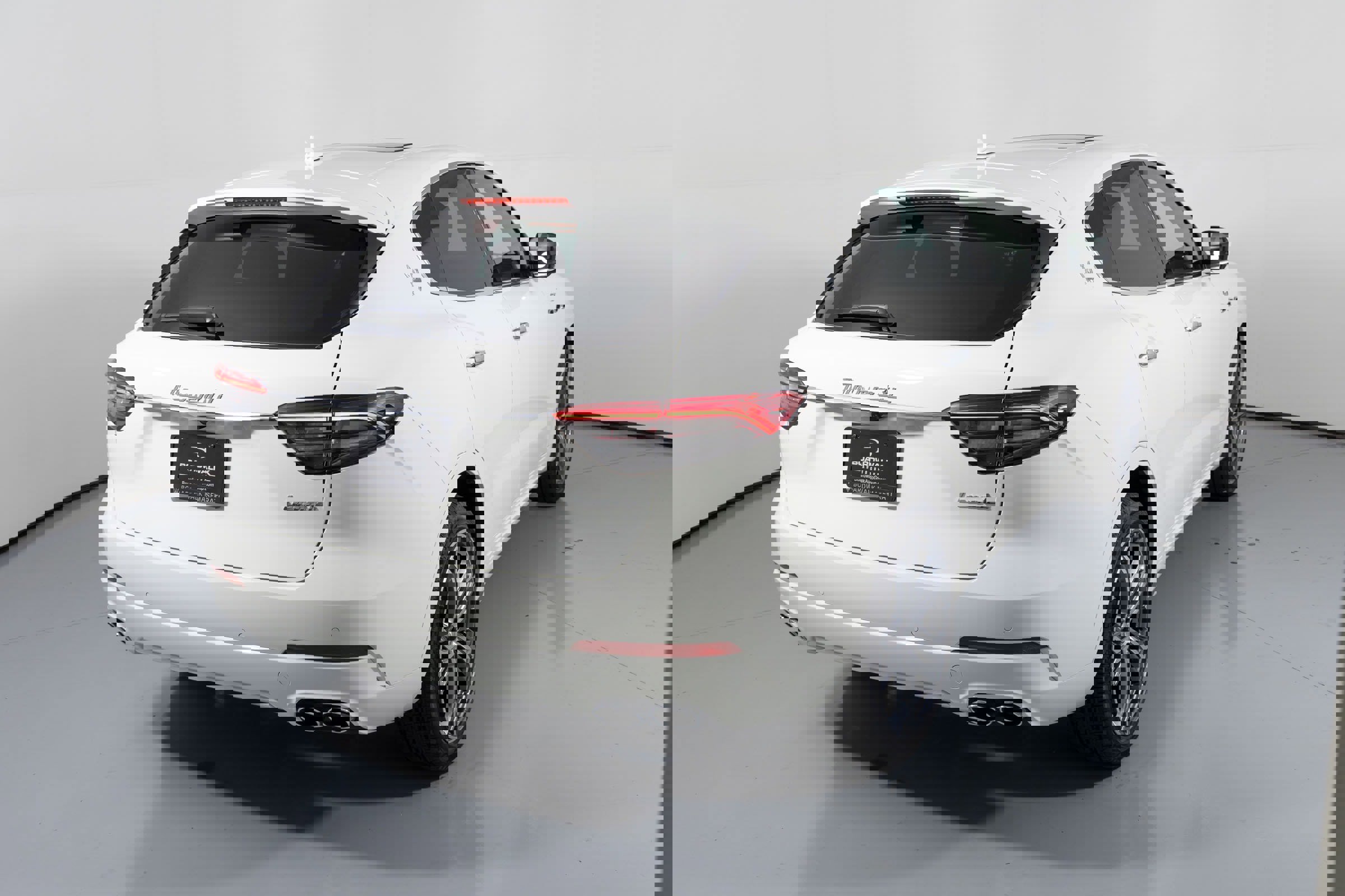 New 2023 Maserati Levante GT image 2