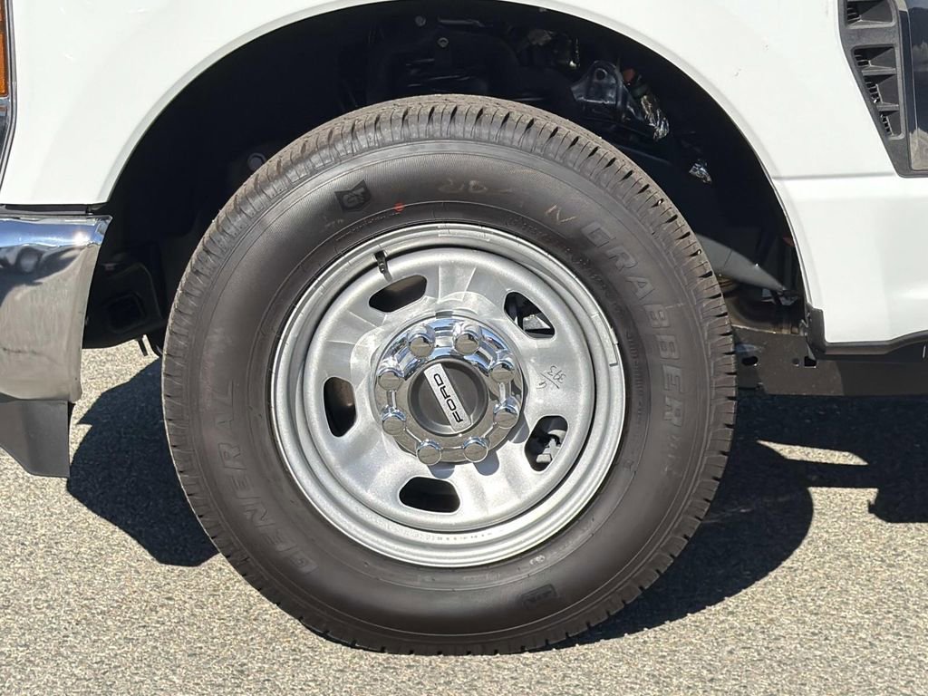 New 2026 Ford F350 XL w/ XL Chrome Package image 28