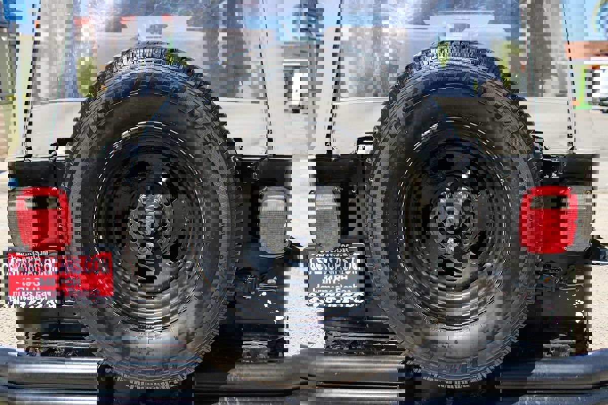 Used 1990 Jeep Wrangler S image 34