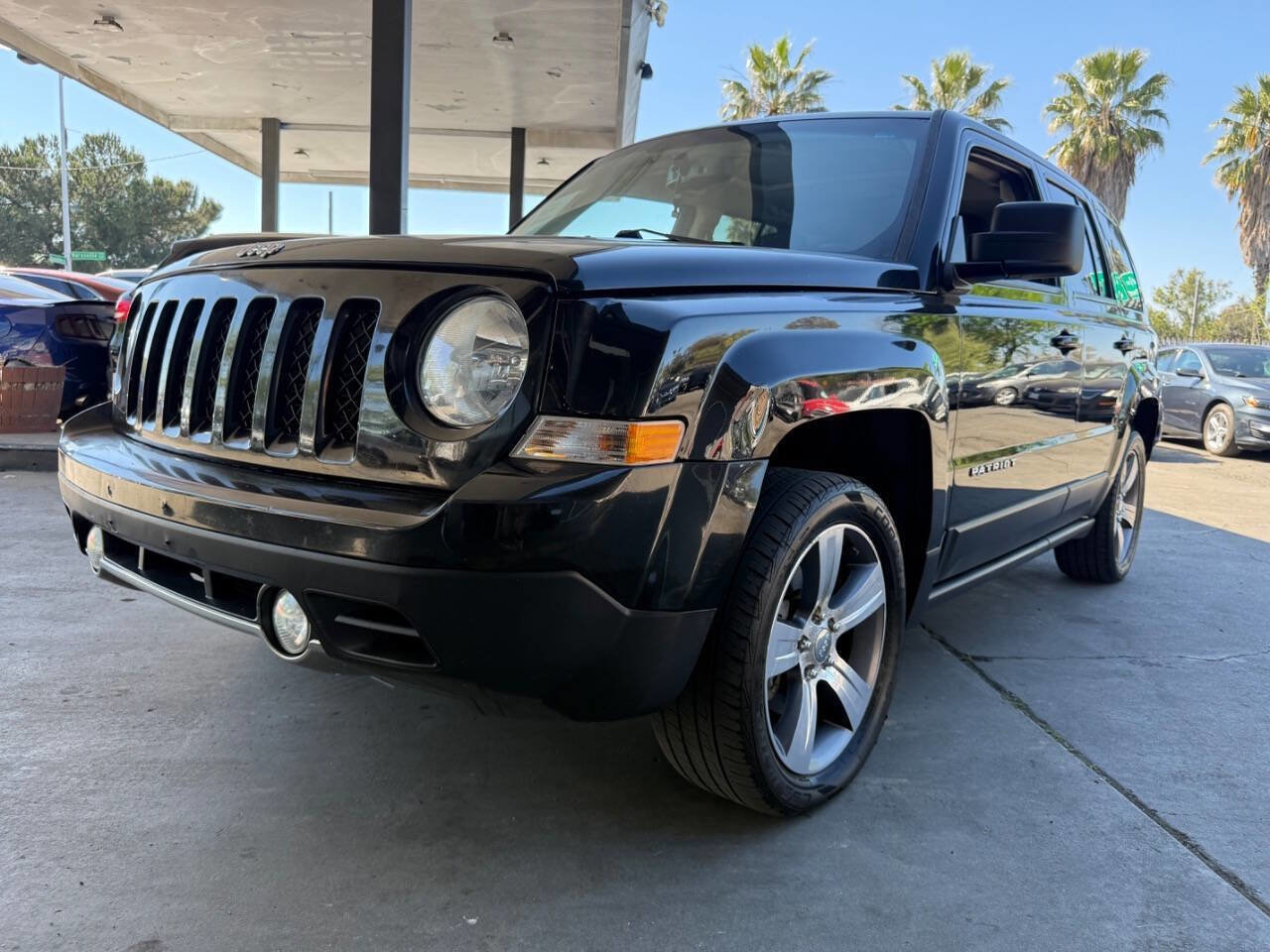 Used 2016 Jeep Patriot High Altitude FWD image 2