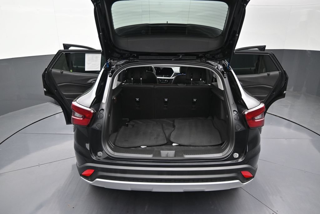 Certified 2026 Chevrolet Trax LT FWD image 11