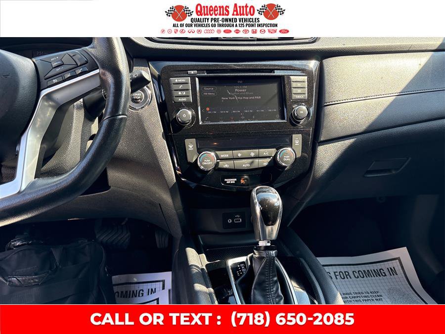 Used 2018 Nissan Rogue SV AWD/4WD image 14
