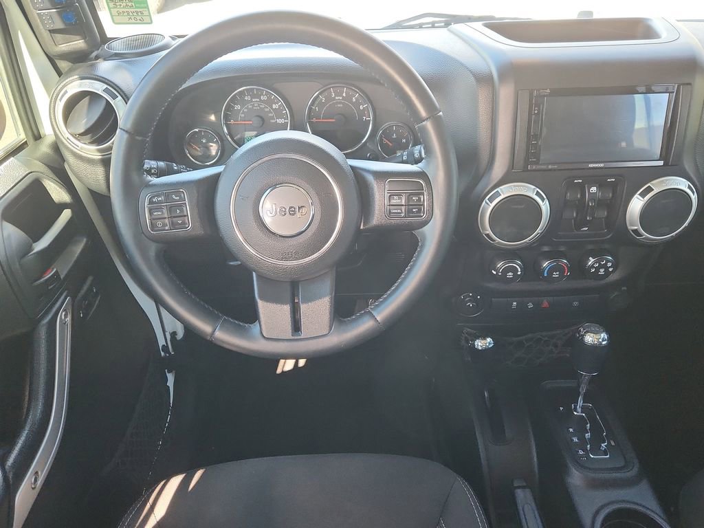 Used 2016 Jeep Wrangler Unlimited Sahara w/ Max Tow Package AWD/4WD image 10