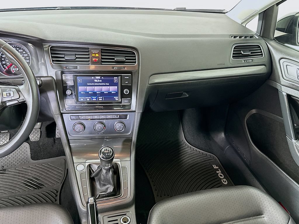 Used 2020 Volkswagen Golf 4-Door FWD image 20