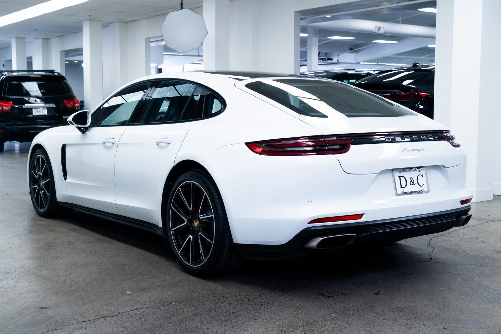 Used 2020 Porsche Panamera 4 image 4