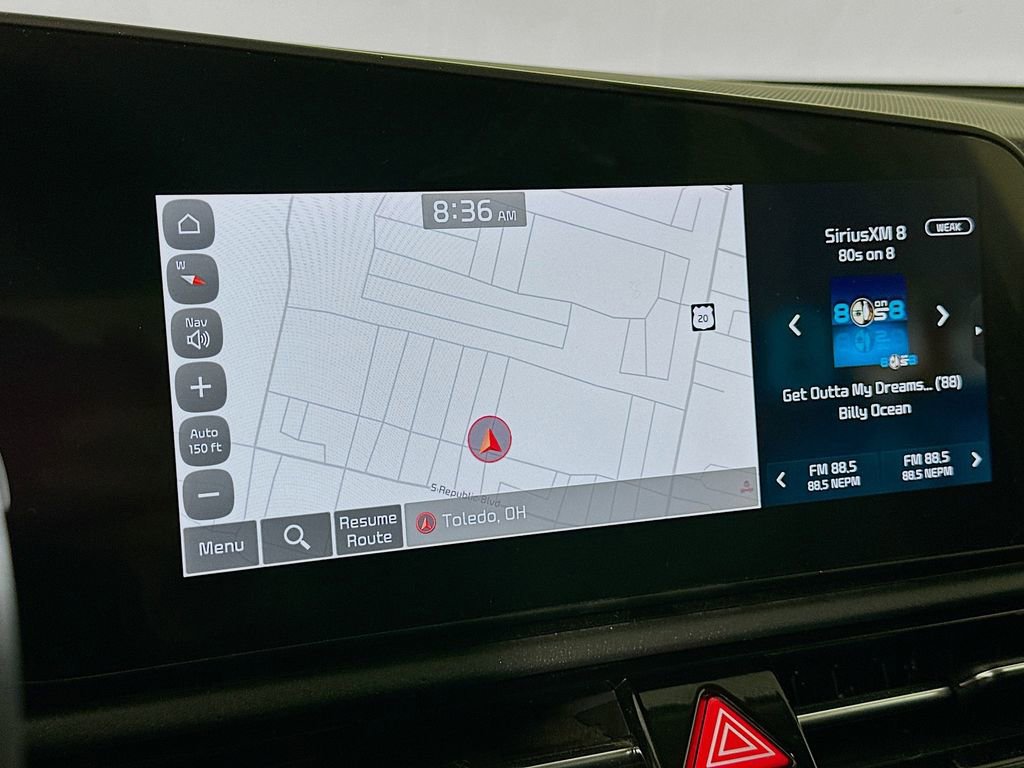 Used 2023 Kia Niro EX image 18