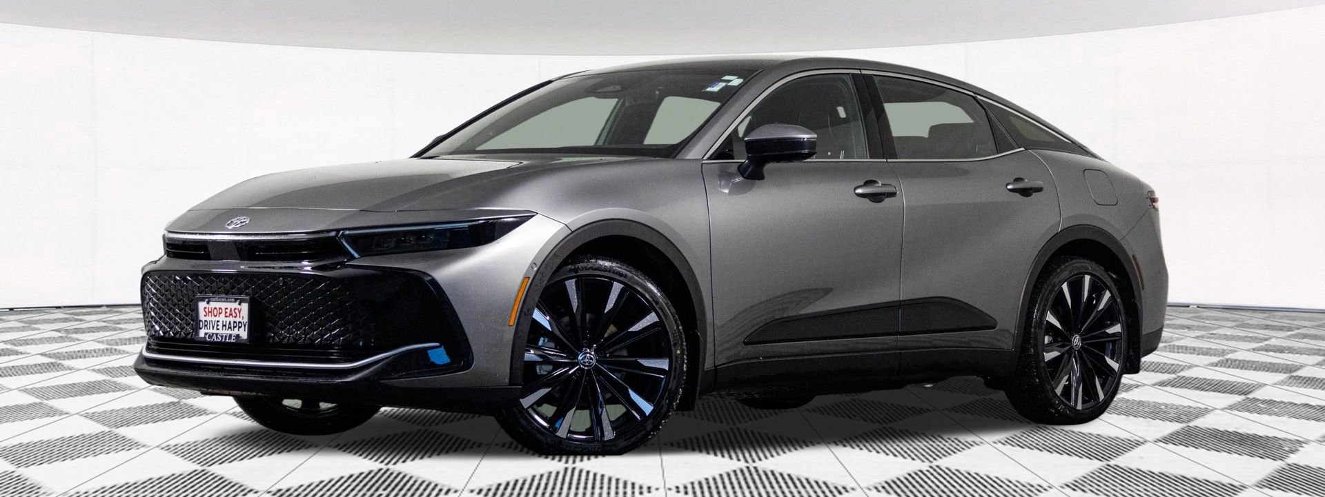 Used 2024 Toyota Crown Platinum image 2