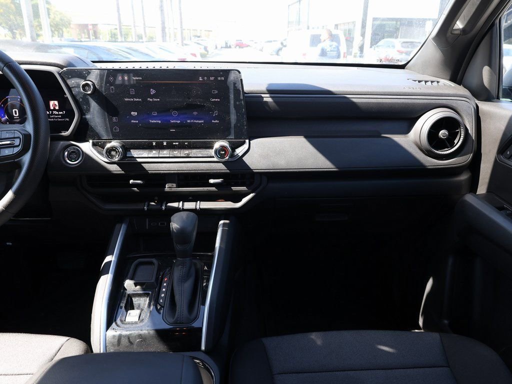 Used 2025 Chevrolet Colorado W/T image 19