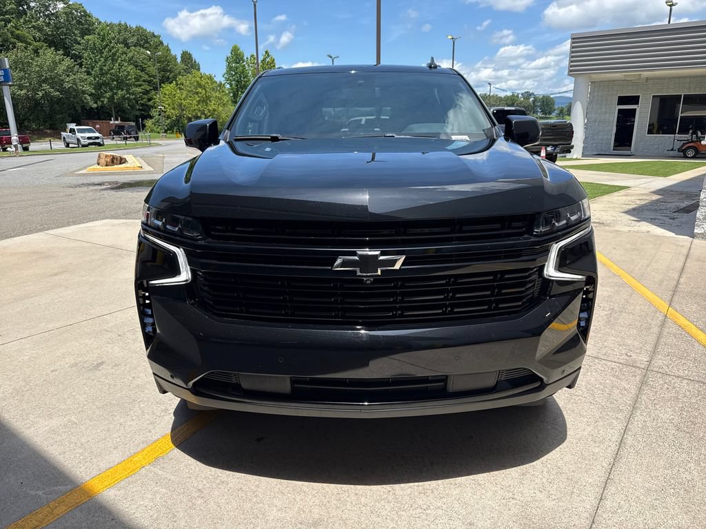 Used 2024 Chevrolet Suburban RST w/ Luxury Package AWD/4WD image 2