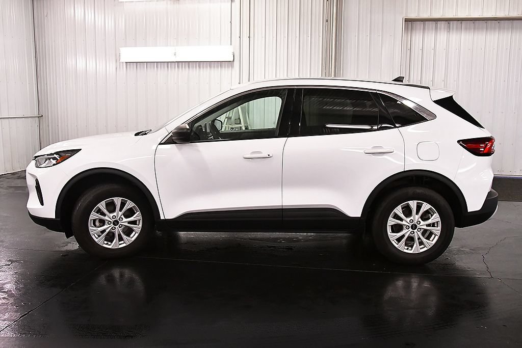 Used 2024 Ford Escape Active AWD/4WD image 4