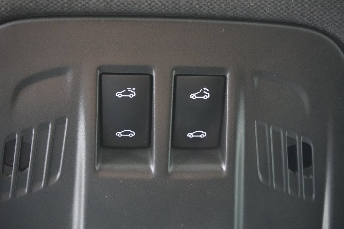 Used 2017 Chevrolet Cruze LT w/ Sun And Sound Package FWD image 22