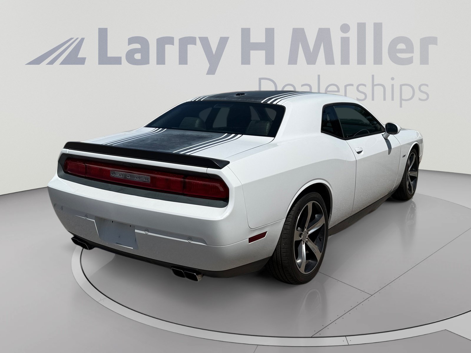 Used 2014 Dodge Challenger R/T RWD image 5