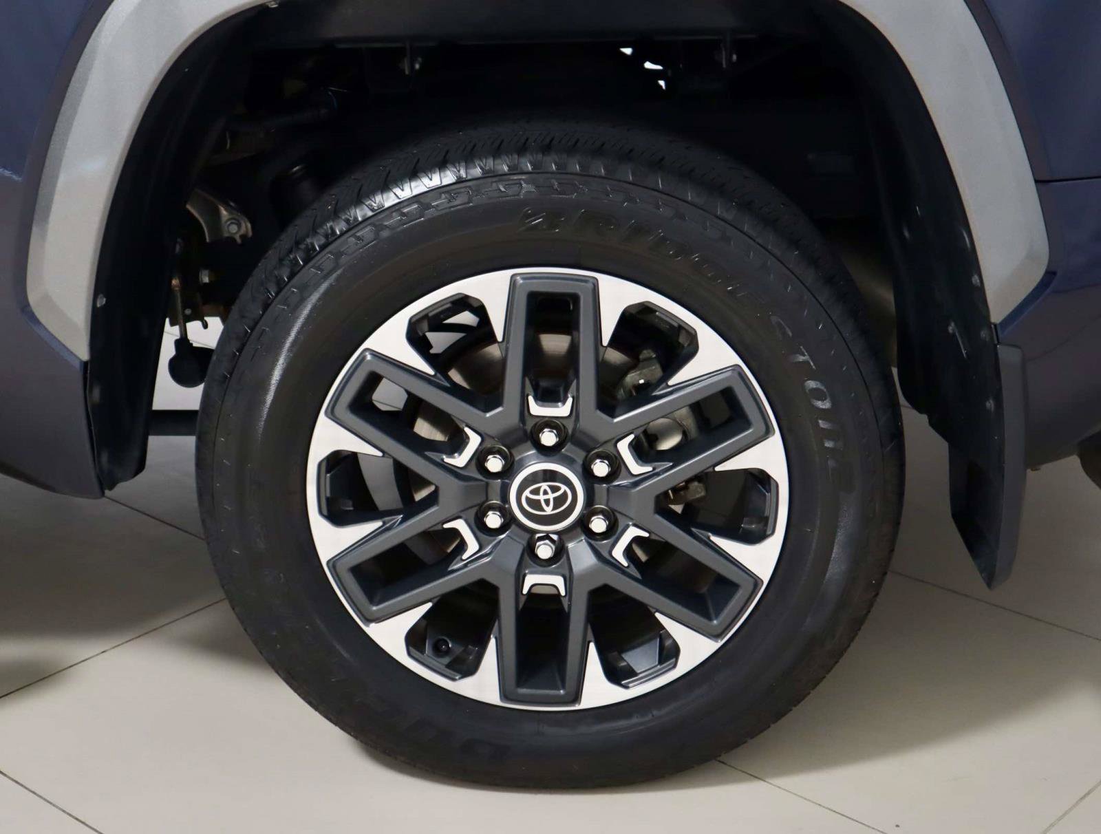 Used 2024 Toyota Tundra Limited w/ Power Package AWD/4WD image 5