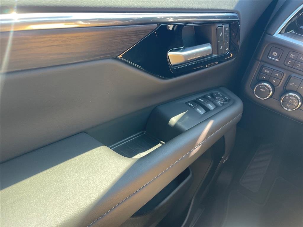 New 2026 Chevrolet Tahoe LT w/ Sun And Tow Package AWD/4WD image 19